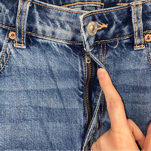 American Eagle Strigid High Waisted Mom Jeans Raw Hem Women’s Size 4 - Picture 13 of 16